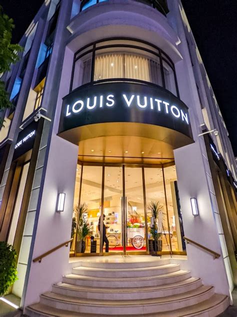 louis vuitton international hanoi.